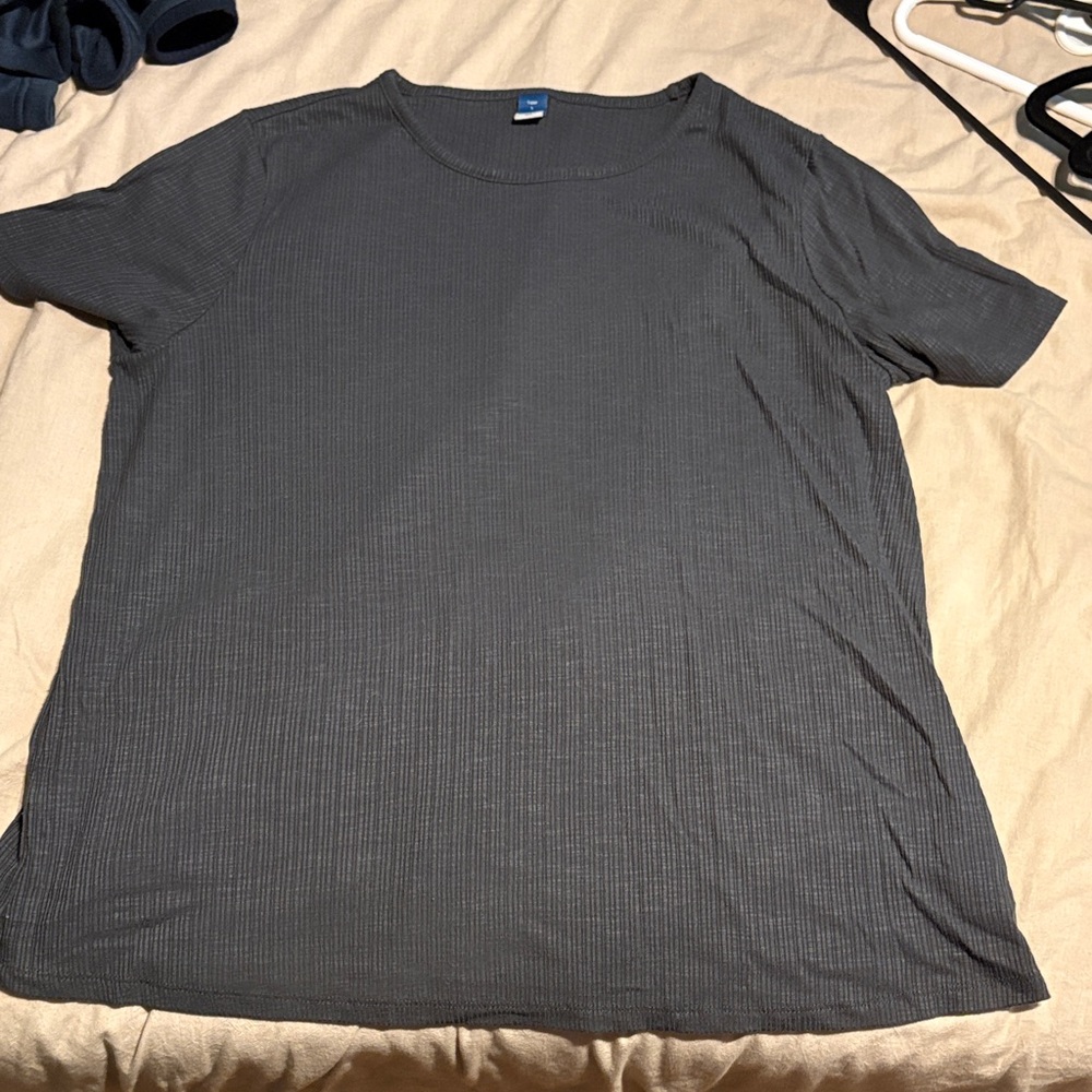 Old Navy Women’s Dark Gray Short Sleeve Tee